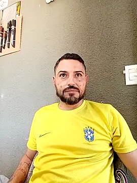 P4uzud4O online show from April 22, 2026, 2:18 pm