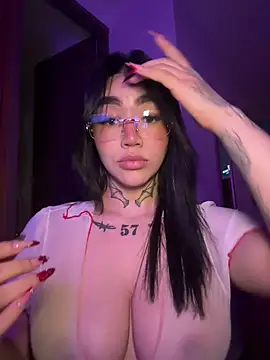 Nickiiiii online show from April 12, 2026, 6:40 am