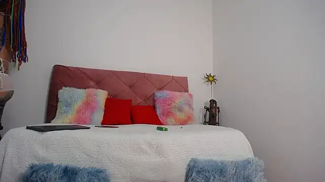 Snapshot of EMILY_ROUSSE71 chatting on January 26, 2025, 12:16 am EMILY ROUSSE71 online show from January 26, 2025, 12:16 am