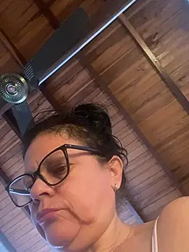 Sharongirl07 online show from May 11, 2026, 11:27 am