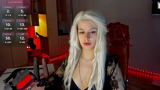 mollyposhh online show from March 23, 2026, 5:06 pm