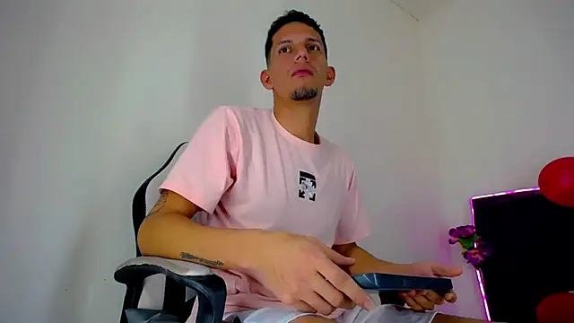 kevin  fox  online show from February 20, 2025, 7:19 pm