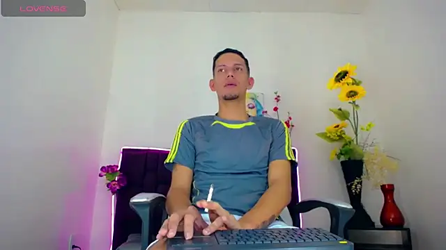 kevin  fox  online show from February 21, 2025, 7:32 pm