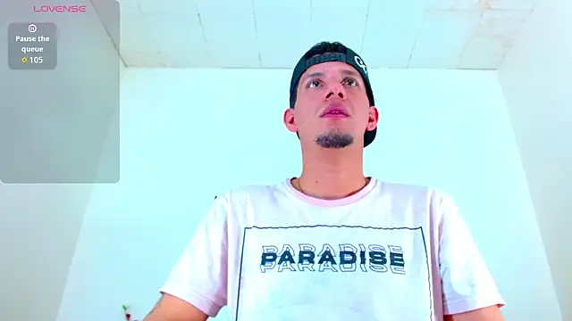 kevin  fox  online show from September 27, 2025, 8:03 pm