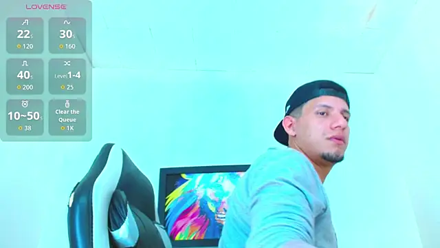 kevin  fox  online show from October 10, 2025, 7:13 pm