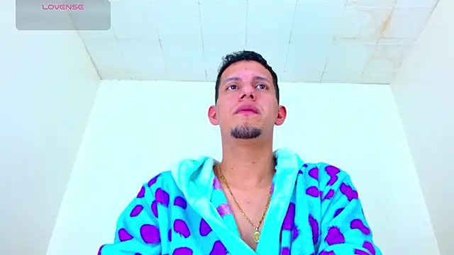 kevin  fox  online show from October 14, 2025, 7:14 pm