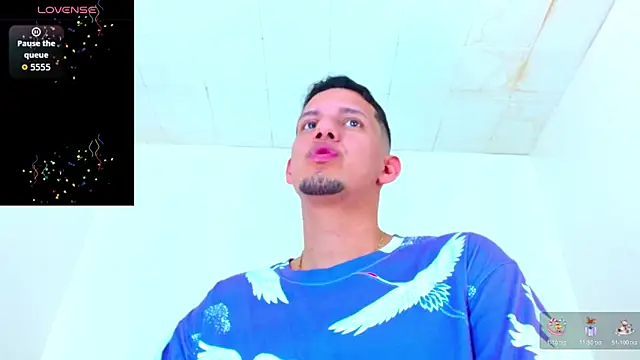 kevin  fox  online show from October 21, 2025, 7:14 pm