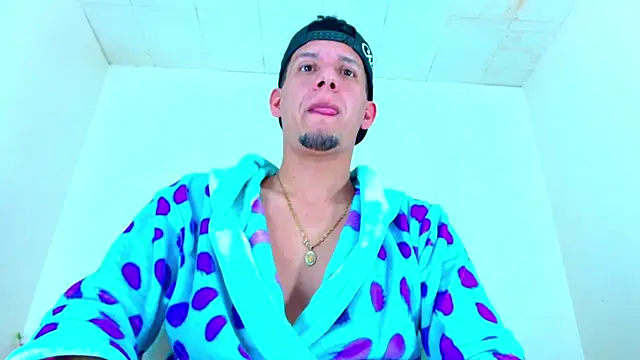 kevin  fox  online show from October 28, 2025, 7:16 pm