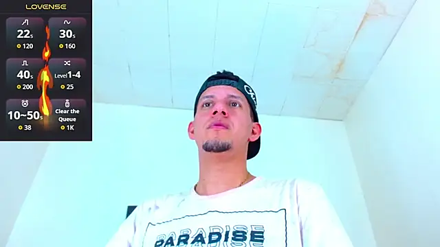 kevin  fox  online show from November 1, 2025, 7:16 pm