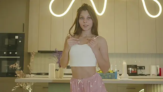 whisper of love online show from October 27, 2025, 2:15 am