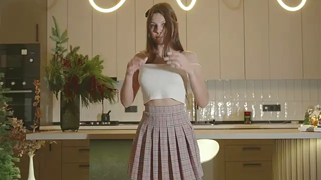 whisper of love online show from December 14, 2025, 2:17 am