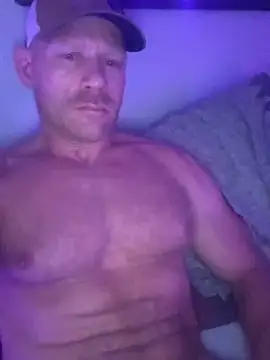 Snapshot of RawOkie chatting on October 6, 2025, 7:44 pm RawOkie online show from October 6, 2025, 7:44 pm