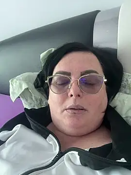 Amandamuller1982 online show from December 30, 2024, 1:25 pm