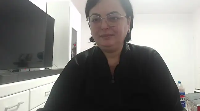 Amandamuller1982 online show from January 8, 2025, 4:44 am