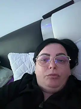 Amandamuller1982 online show from January 13, 2025, 2:32 pm