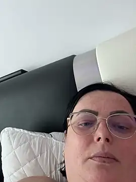 Amandamuller1982 online show from January 15, 2025, 9:45 am