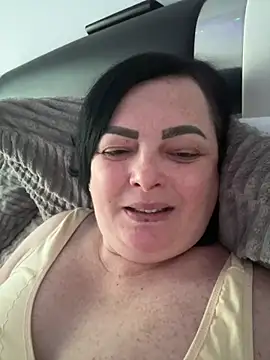 Amandamuller1982 online show from February 9, 2025, 3:12 pm