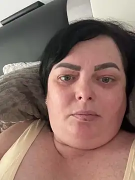 Amandamuller1982 online show from February 11, 2025, 8:05 am