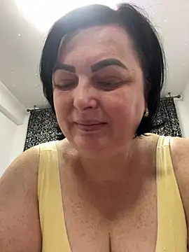 Amandamuller1982 online show from February 13, 2025, 4:43 am