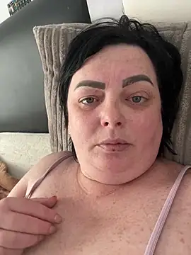 Amandamuller1982 online show from February 27, 2025, 10:37 am