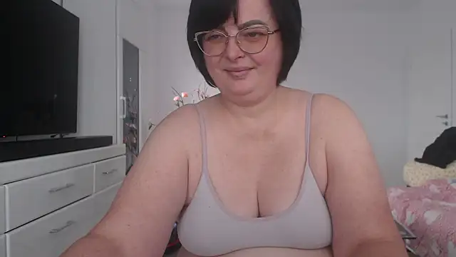 Amandamuller1982 online show from February 28, 2025, 8:09 am