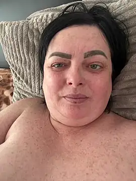 Amandamuller1982 online show from March 4, 2025, 6:15 am