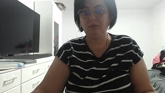 Amandamuller1982 online show from October 16, 2025, 11:17 pm