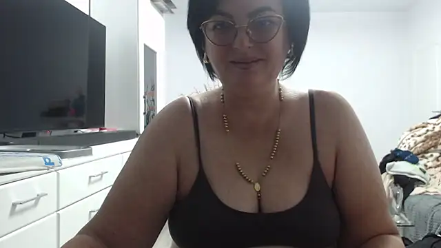 Amandamuller1982 online show from October 21, 2025, 7:36 pm