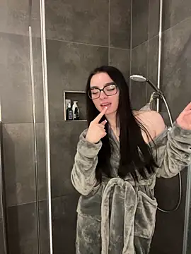 AdelinaAlia online show from November 18, 2025, 10:52 am