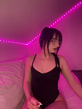 AdelinaAlia online show from April 1, 2026, 8:39 pm