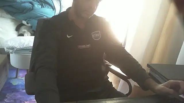 shyfrenchcock1 online show from November 29, 2025, 2:31 pm