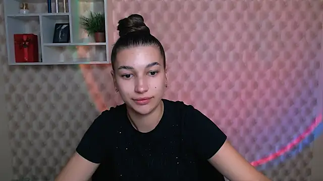 Snapshot of KarolinaRosse_ chatting on October 1, 2025, 5:02 am KarolinaRosse online show from October 1, 2025, 5:02 am