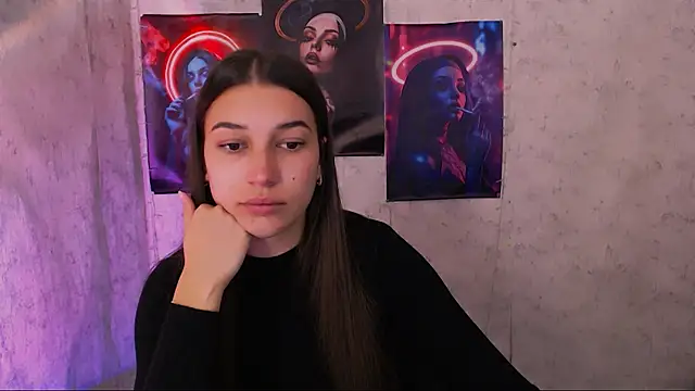 Snapshot of KarolinaRosse_ chatting on October 3, 2025, 5:04 am KarolinaRosse online show from October 3, 2025, 5:04 am