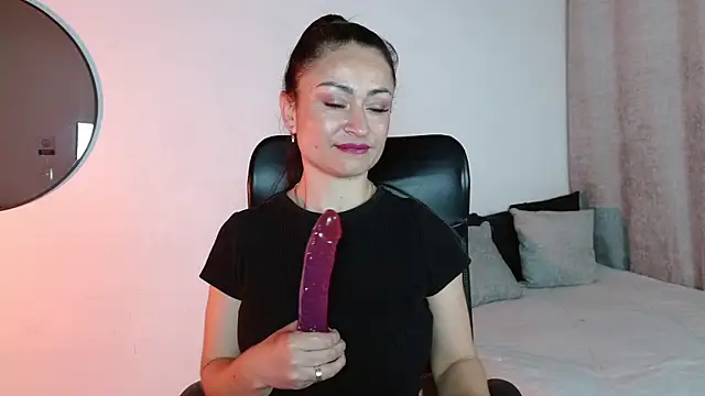 Snapshot of SaraMilf_69 chatting on December 20, 2024, 4:04 pm SaraMilf 69 online show from December 20, 2024, 4:04 pm