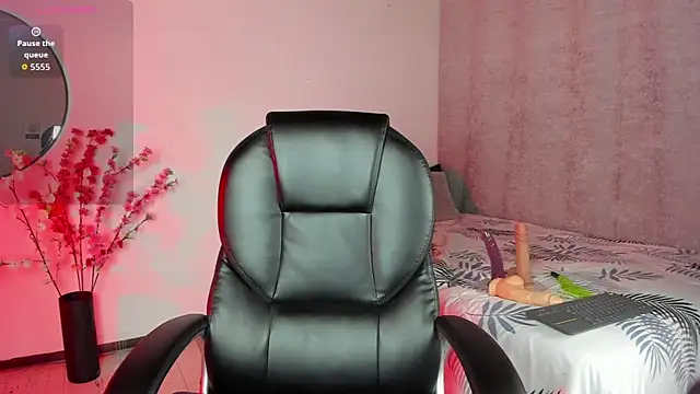 SaraMilf 69 online show from November 21, 2025, 1:43 pm