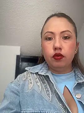 Snapshot of VIOLETA-25_ chatting on October 28, 2025, 3:04 pm VIOLETA-25 online show from October 28, 2025, 3:04 pm