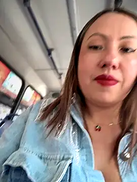 Snapshot of VIOLETA-25_ chatting on November 8, 2025, 3:01 pm VIOLETA-25 online show from November 8, 2025, 3:01 pm