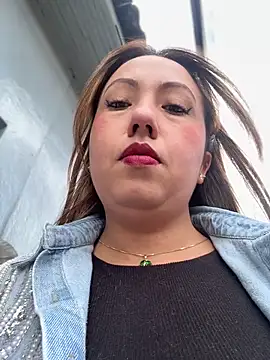 Snapshot of VIOLETA-25_ chatting on November 12, 2025, 3:01 pm VIOLETA-25 online show from November 12, 2025, 3:01 pm