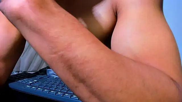 Snapshot of juan_jsmith chatting on January 14, 2026, 11:53 pm juan jsmith online show from January 14, 2026, 11:53 pm