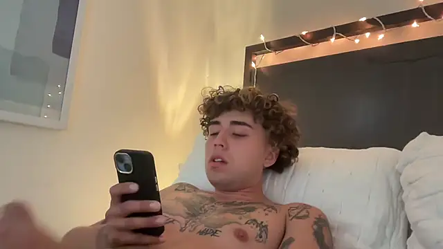 Youngjoshy online show from December 22, 2024, 5:10 pm