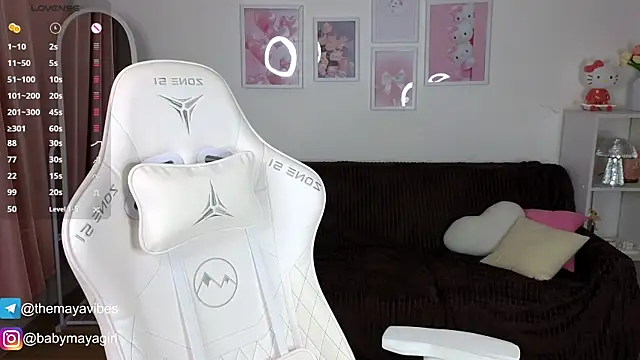 Maya Rave online show from October 22, 2025, 3:51 am