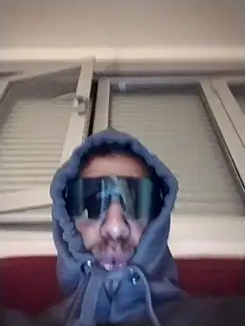 mehdi-l7away online show from April 15, 2026, 7:48 am