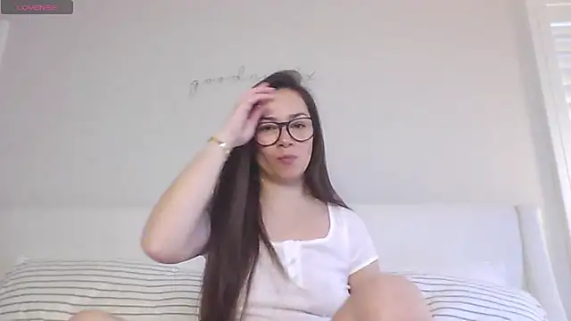 mixedasiangirl online show from March 24, 2026, 7:19 pm