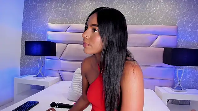 ChloeTayylor  online show from November 5, 2025, 7:47 pm