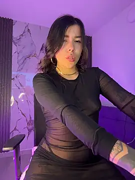 luccianagreyy online show from May 28, 2026, 12:13 pm