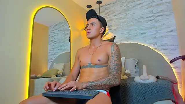 Aron Bolt online show from November 21, 2025, 12:43 am