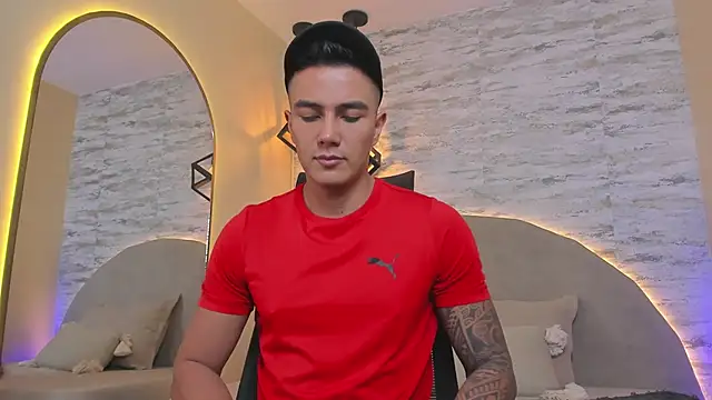 Snapshot of Aron_Bolt chatting on February 1, 2026, 12:26 pm Aron Bolt online show from February 1, 2026, 12:26 pm