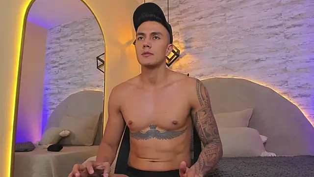 Snapshot of Aron_Bolt chatting on February 2, 2026, 1:10 pm Aron Bolt online show from February 2, 2026, 1:10 pm