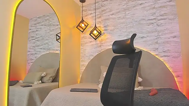 Snapshot of Aron_Bolt chatting on February 12, 2026, 3:07 pm Aron Bolt online show from February 12, 2026, 3:07 pm