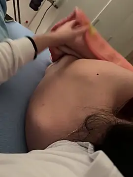 Snapshot of jessieandjames29 chatting on January 30, 2025, 6:43 pm jessieandjames29 online show from January 30, 2025, 6:43 pm